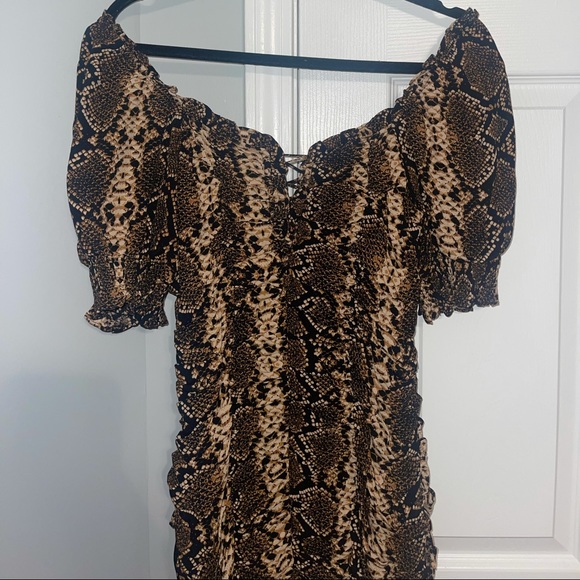 Cheetah dress - Picture 3 of 5